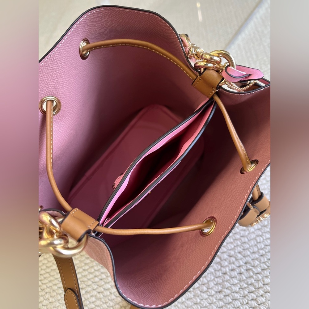 Coach Pink Crossbody Bag
Size: 21cm - Picture 4 of 8